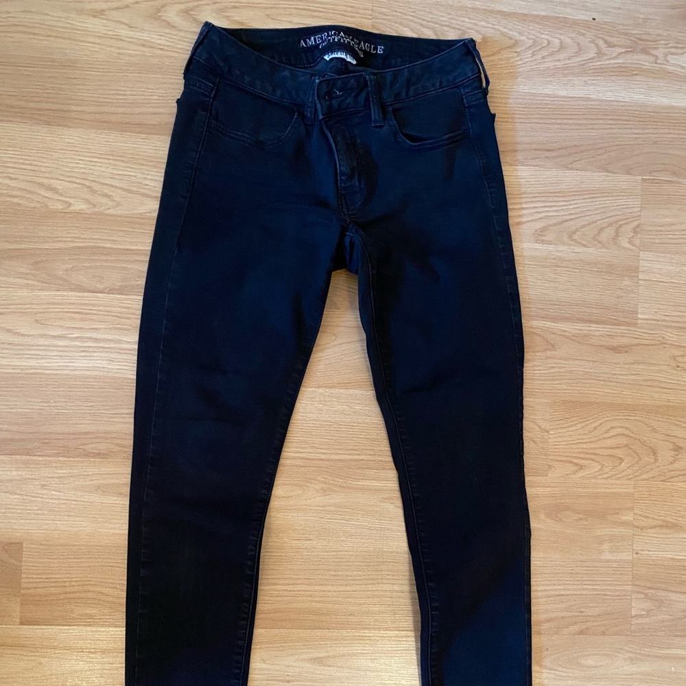 Size 6 short black American Eagle jeggings